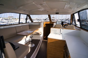 Al Fresco Dining in Cockpit - Adriana 44 Fly Enjoy meals outdoors at the spacious cockpit table on 'Baby Blue'.