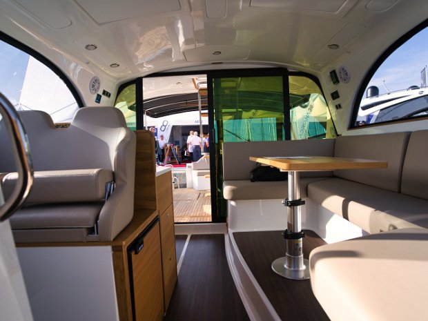 Adriana-44-Fly-Interior