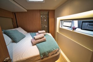 bali-58-fly-starboard-bow-cabin-020