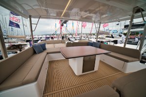 bali-58-flybridge-sitzbereich-009