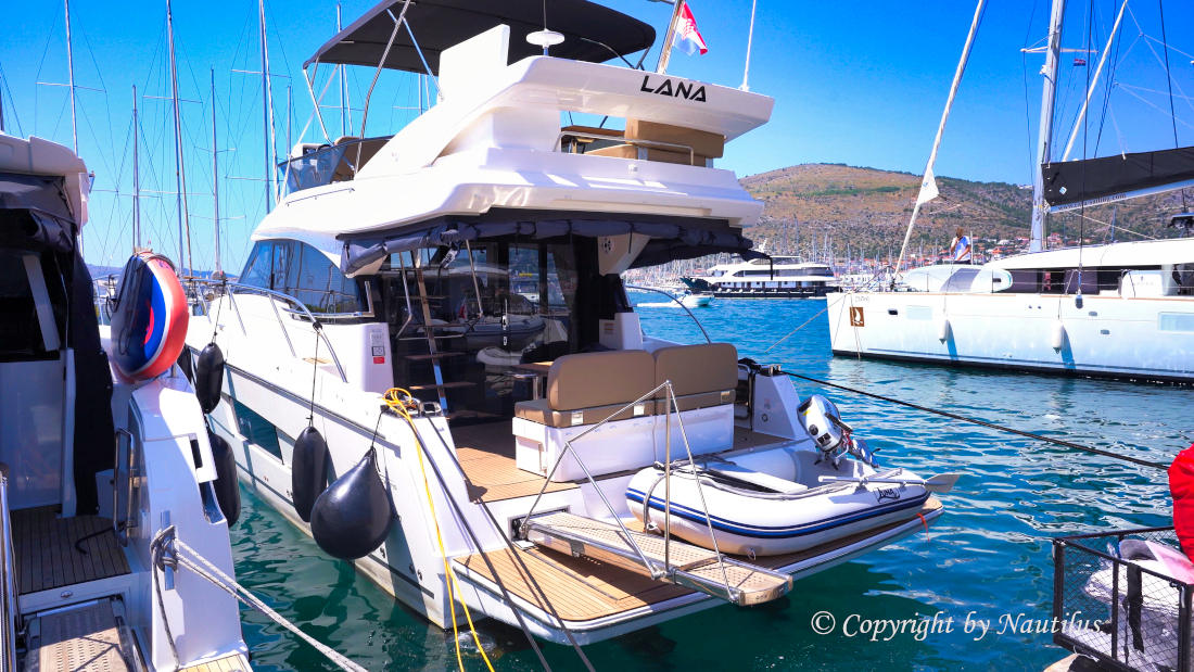 Bavaria 420 Fly Virtess - Charter in Croatia