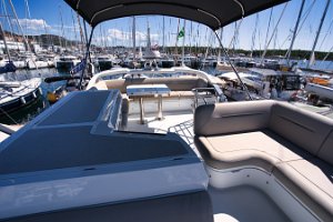 galeon-480-charterbase-sibenik-flybridge-009
