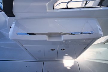 Cockpit Wetbar - Gran Turismo 41 Ausgestattet mit Grill, Spüle und Kühlschrank, sorgt die Wetbar für kühle Getränke.