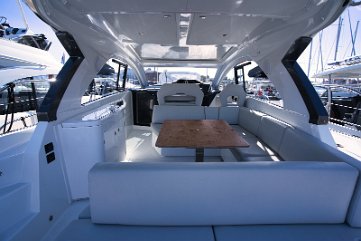 Gran Turismo 41 Design Moderne Linien und ein geräumiges Layout machen die 'Miami Vice' zu einer herausragenden Yacht.