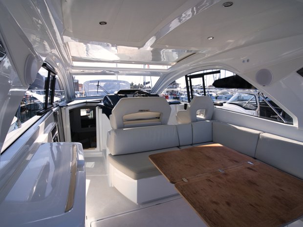 Gran-Turismo-41-Salon