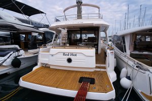 greenline-48-fly-stern-010