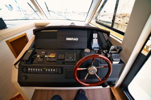 greenline-48-fly-steering-console-010