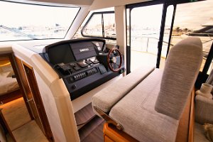 greenline-48-fly-helm-007