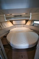 merry-fisher-1095-fly-serie2-interni-cabina-prua-005