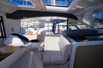 Relaxing Ambience High-quality materials and fabrics create a cozy and luxurious atmosphere on 'Tireless'.