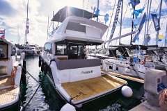 Sealine F430 Heckansicht Der großzügige Heckbereich der 