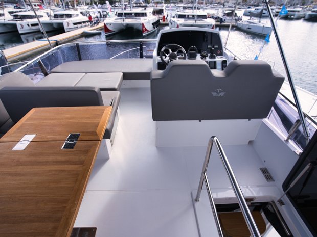 Sealine-F430-Flybridge