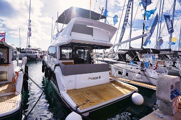 Sealine F430 Stern View The spacious aft area of 
