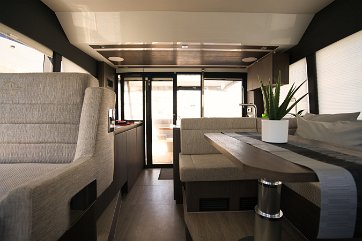 Sealine F430 - Panoramic Salon on 