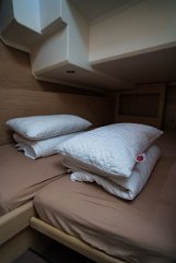 Stauraumlösungen auf dem Swift Trawler 41 Intelligentes Design sorgt für genügend Platz für Gepäck in den Gästekabinen der 'Swift Home'.