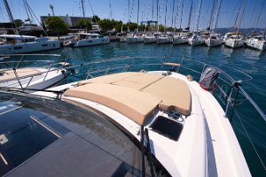 bavaria-virtess-420-fly-deck-001