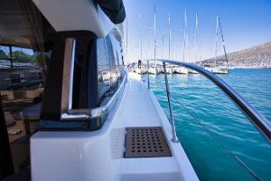 bavaria-virtess-420-fly-deck-002