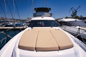 bavaria-virtess-420-fly-deck-004