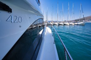 bavaria-virtess-420-fly-deck-005