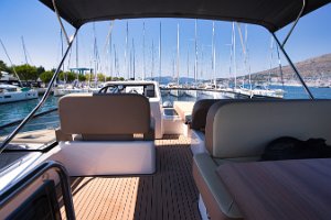 bavaria-virtess-420-fly-flybridge001