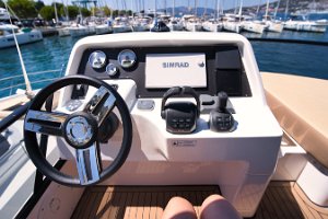 bavaria-virtess-420-fly-flybridge002