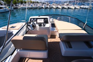 bavaria-virtess-420-fly-flybridge003