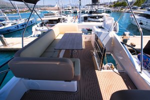 bavaria-virtess-420-fly-flybridge011