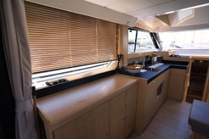 bavaria-virtess-42-fly-galley-002